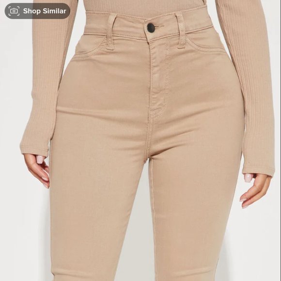 Stand Out with Fashion Nova’s Best-Selling High Waist Skinny Jeans - Picture 3 of 4